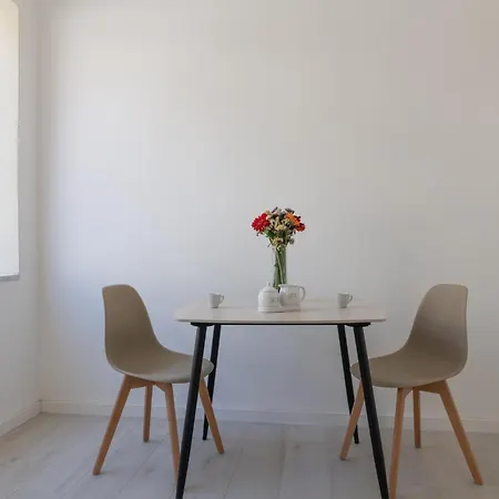 Apartment Guesthost - Casa Perni *