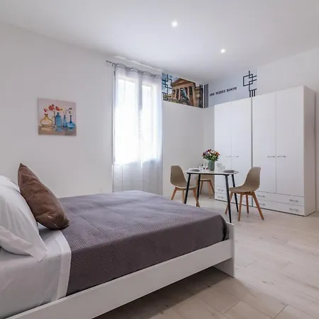 Guesthost - Casa Perni Apartment