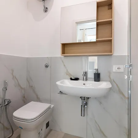 Guesthost - Casa Perni Apartment